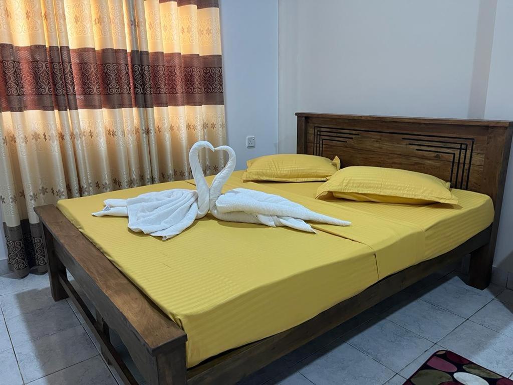 The Lake Round Guest House Kandy Exterior photo