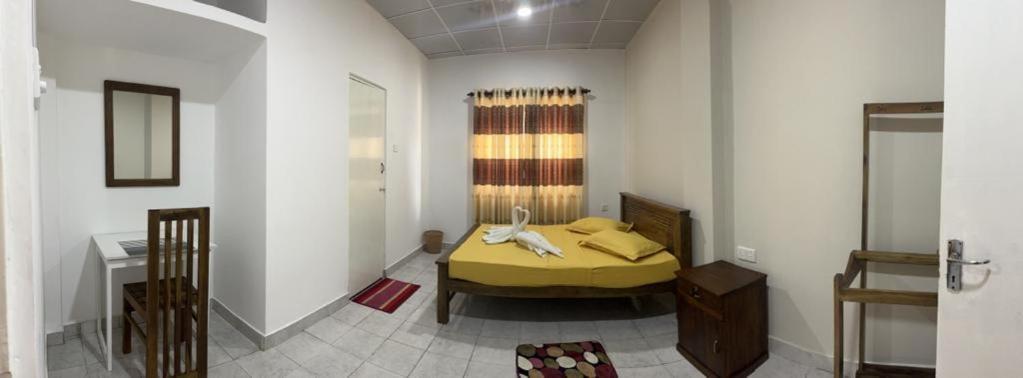 The Lake Round Guest House Kandy Exterior photo